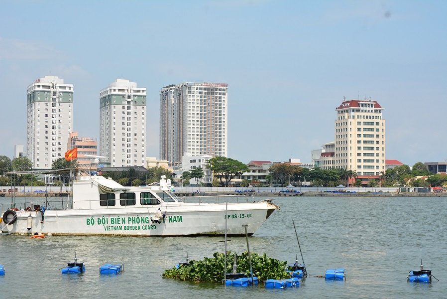 khong-mua-ve-vao-khan-dai-nguoi-dan-va-du-khach-xi-cho-nao-de-thuong-thuc-phao-hoa-man-nhan