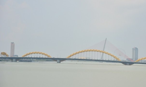 khong-mua-ve-vao-khan-dai-nguoi-dan-va-du-khach-xi-cho-nao-de-thuong-thuc-phao-hoa-man-nhan