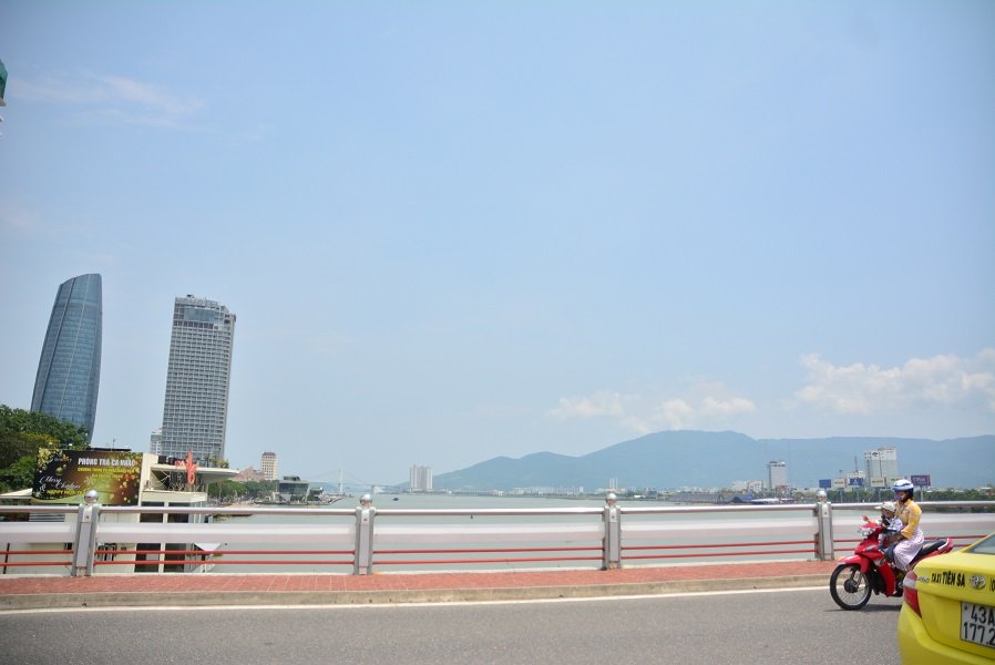 khong-mua-ve-vao-khan-dai-nguoi-dan-va-du-khach-xi-cho-nao-de-thuong-thuc-phao-hoa-man-nhan