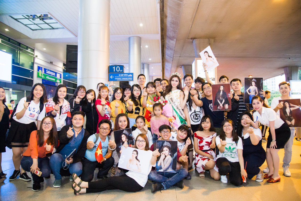 thu-dung-rang-ro-ve-nuoc-sau-khi-gianh-a-hau-2-tai-miss-eco-international-2018-bat-mi-ke-hoach-hoc-tieng-anh