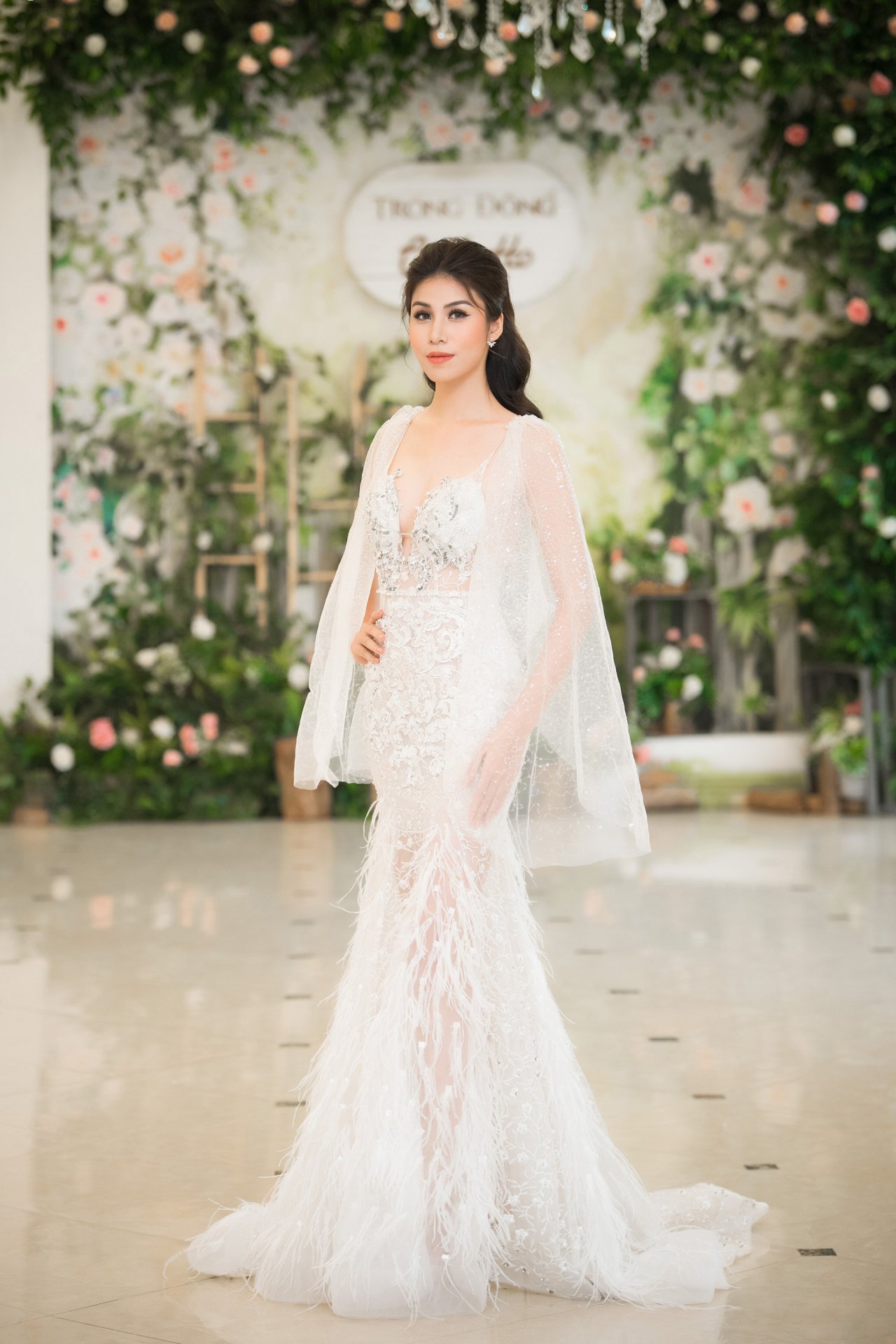 ru-bo-ve-rut-re-luc-dang-quang-top-3-hoa-hau-bien-viet-nam-toan-cau-khoe-nhan-sac-van-nguoi-me