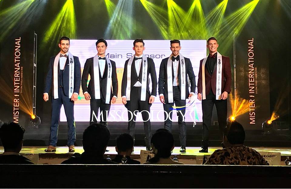 sau-man-the-hien-hello-vietnam-do-te-minh-trung-ngam-ngui-dung-chan-o-top-5-mister-international-2018
