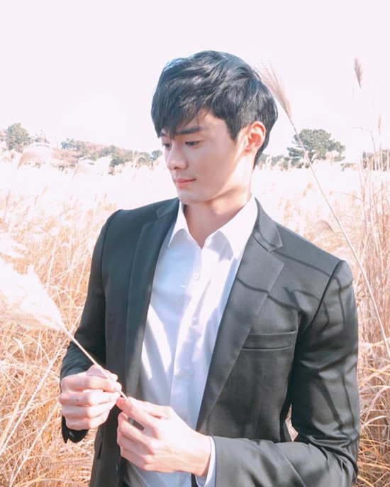 nhan-sac-doi-thuong-gay-thuong-nho-cua-tan-nam-vuong-quoc-te-2018