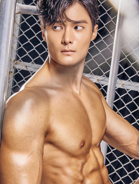 nhan-sac-doi-thuong-gay-thuong-nho-cua-tan-nam-vuong-quoc-te-2018