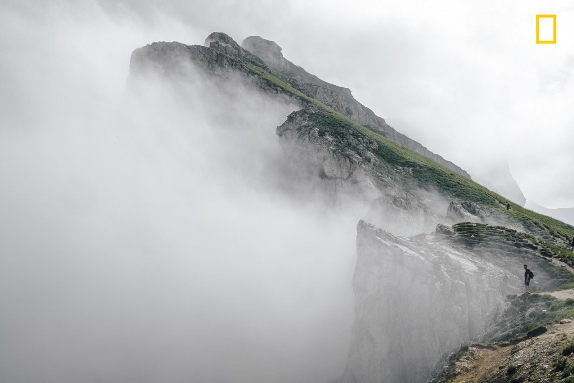 thien-nhien-day-an-tuong-tren-loat-anh-du-thi-cua-national-geographic