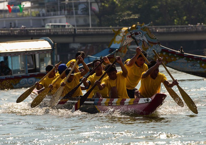 Sôi nổi giải đua ghe truyền thống chào mừng Festival Huế 2018