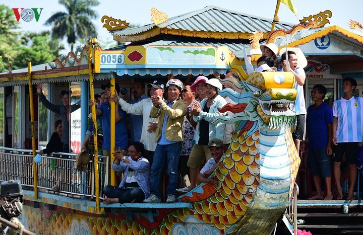 Sôi nổi giải đua ghe truyền thống chào mừng Festival Huế 2018