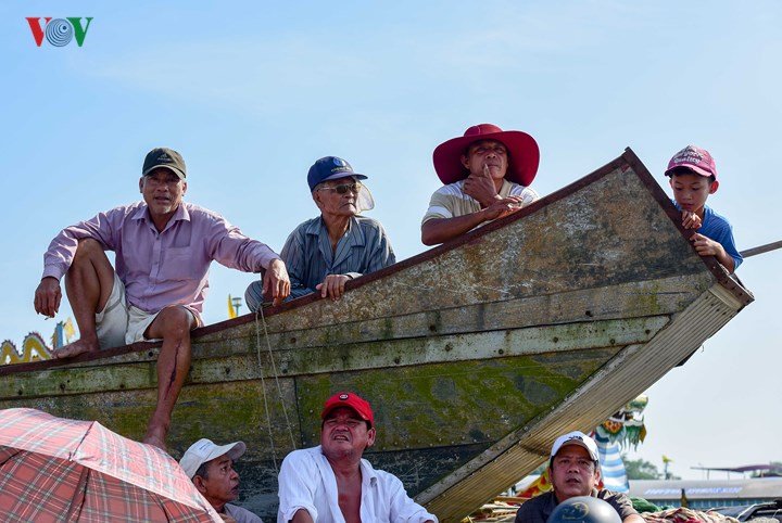 Sôi nổi giải đua ghe truyền thống chào mừng Festival Huế 2018