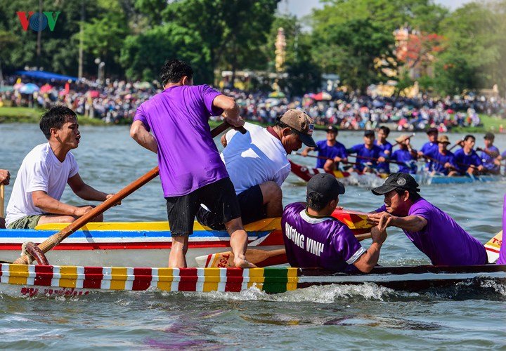 Sôi nổi giải đua ghe truyền thống chào mừng Festival Huế 2018