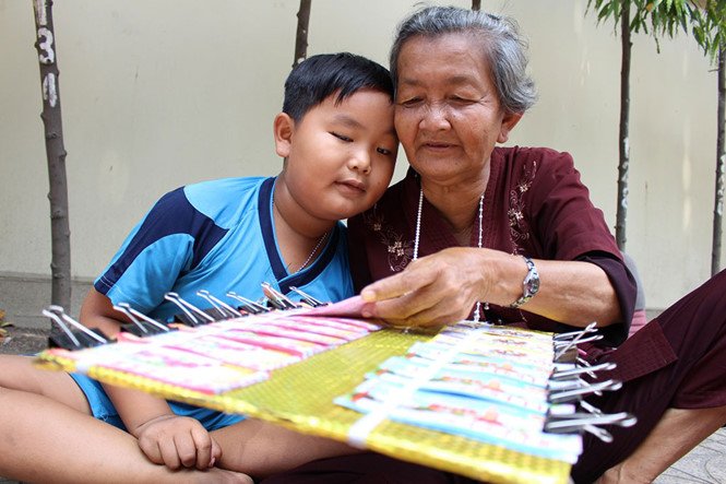ba-ngoai-dat-chau-ban-ve-so-ngay-trung-tam-sai-gon-cho-giac-mo-di-hoc