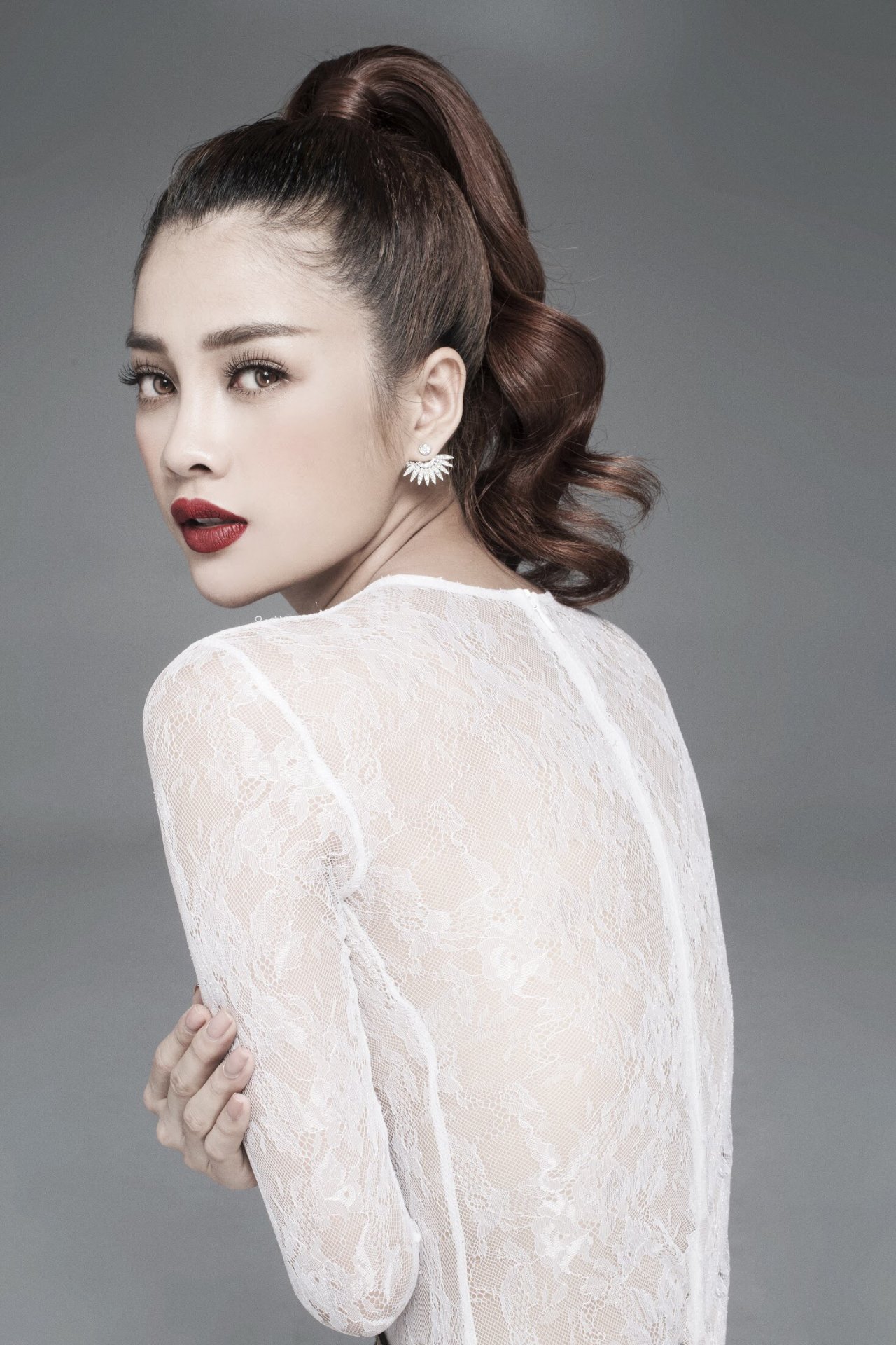 nguoi-dep-ao-dai-my-duyen-muon-danh-thoi-gian-de-thu-suc-nhung-linh-vuc-khac