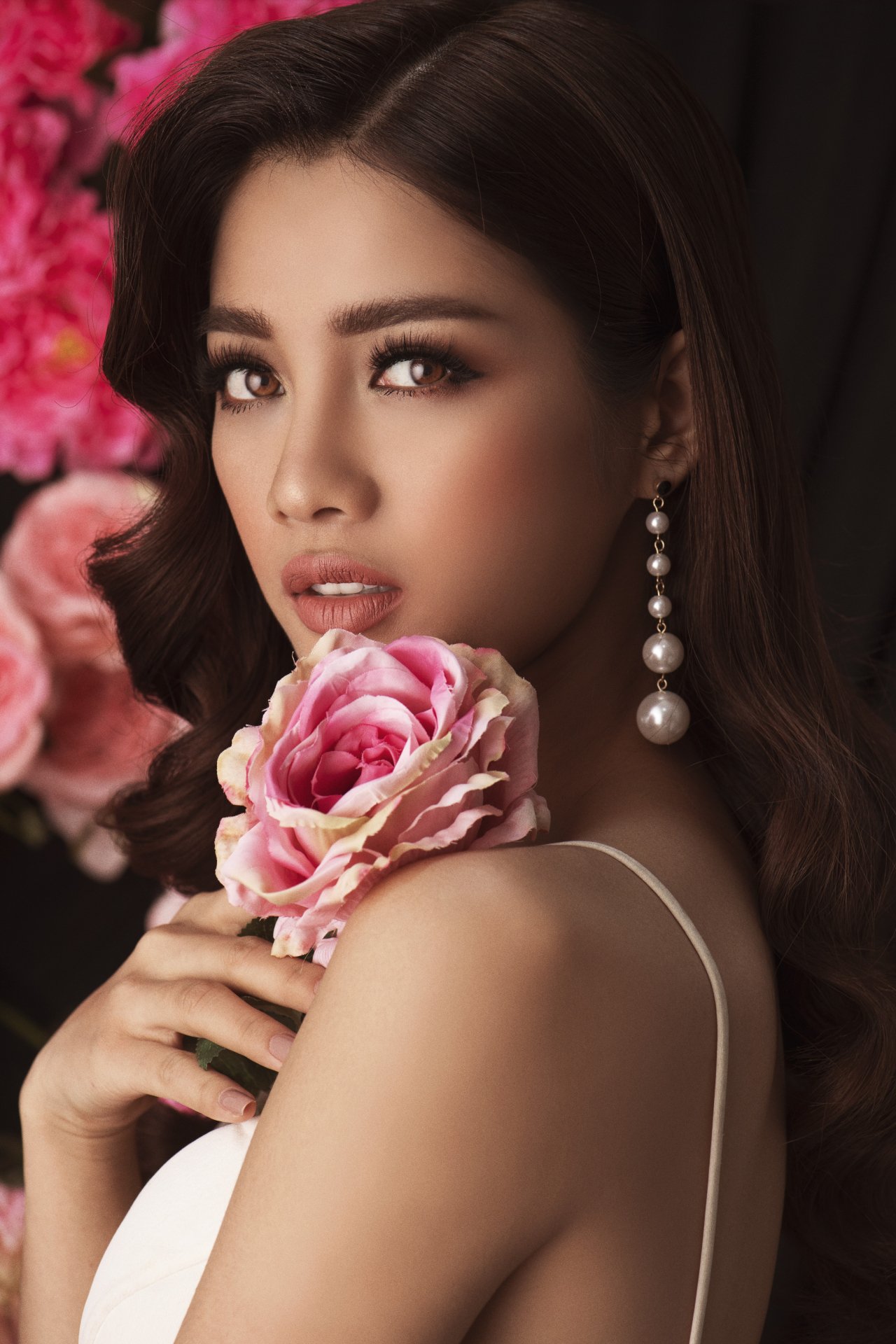 nguoi-dep-ao-dai-my-duyen-muon-danh-thoi-gian-de-thu-suc-nhung-linh-vuc-khac