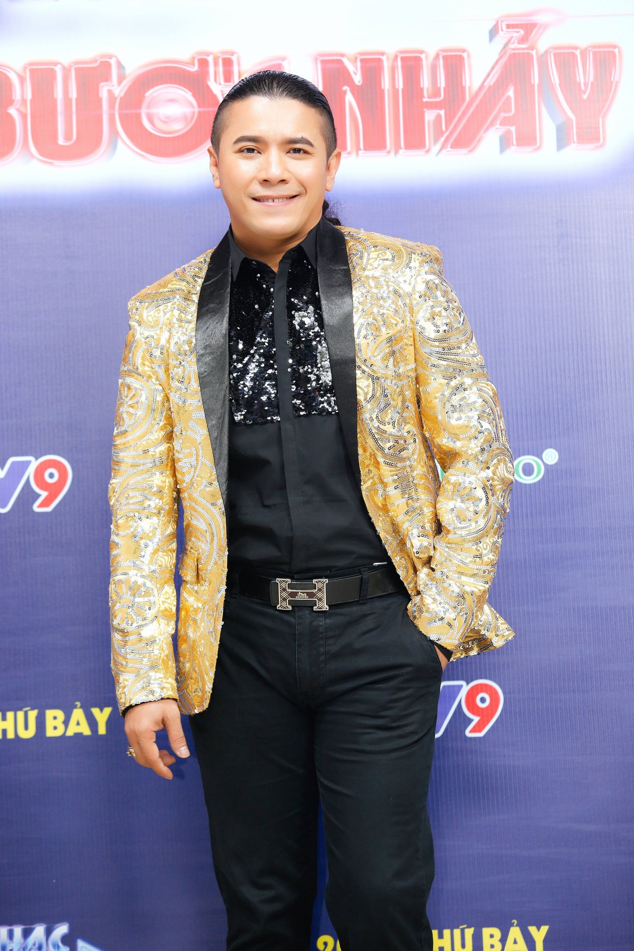 kasim-hoang-vu-chang-ca-si-chung-tinh-hiem-co-kho-tim-cua-showbiz-viet