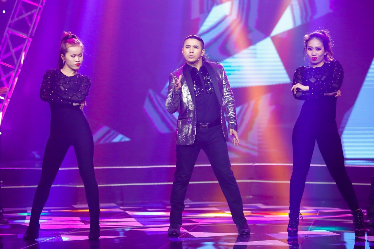 kasim-hoang-vu-chang-ca-si-chung-tinh-hiem-co-kho-tim-cua-showbiz-viet