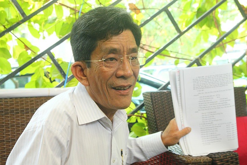 Người dân trưng ra bản sao tấm bản đồ quy hoạch khu đô thị Thủ Thiêm bị “mất tích”