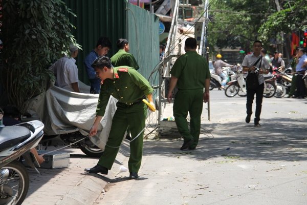 gian-cau-lau-kinh-o-ha-noi-bat-ngo-sap-2-nguoi-nhap-vien