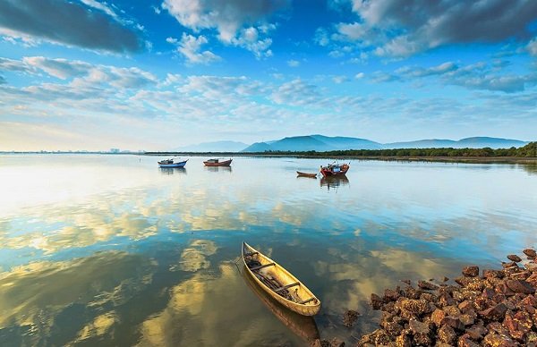ve-binh-dinh-nen-di-dau