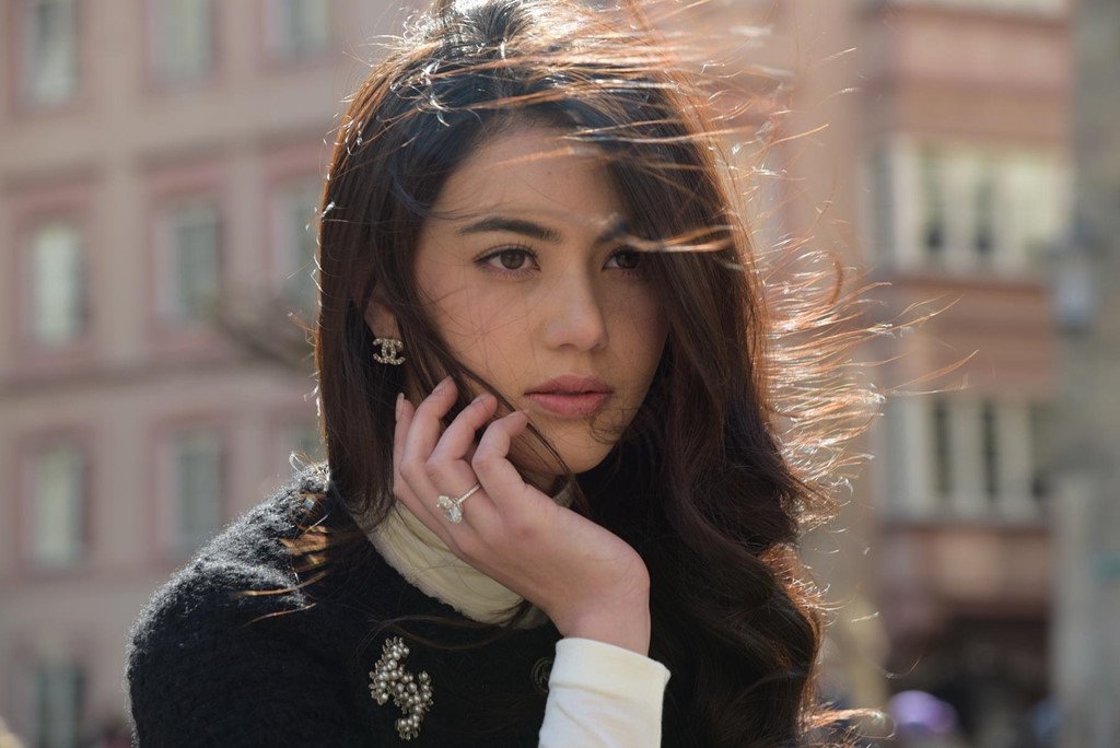 ma-nu-mai-davika-trong-mv-moi-cua-son-tung-mtp-la-ai