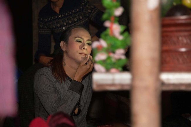 nghe-lam-dong-co-net-van-hoa-lgbt-doc-dao-cua-a-dong