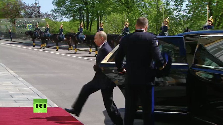 sieu-xe-moi-cua-tong-thong-nga-putin-co-gi-dac-biet