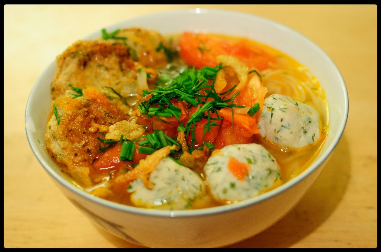 ve-binh-dinh-nen-an-gi