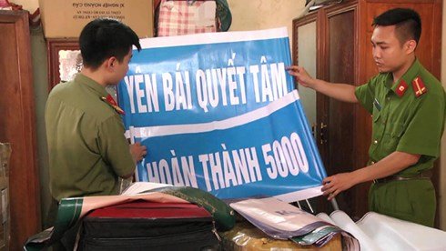 bat-giu-hai-doi-tuong-truyen-dao-trai-phep-o-yen-bai
