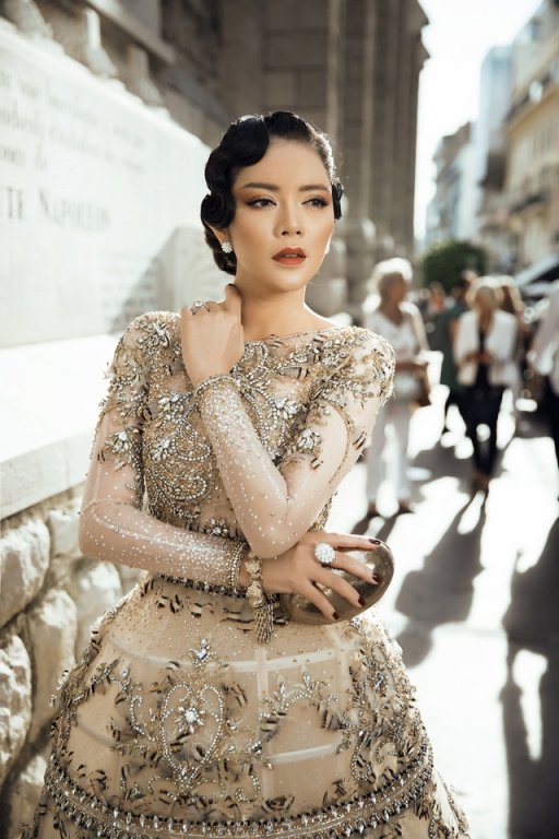 ly-nha-ky-tu-khach-moi-vong-ngoai-tham-do-den-nha-dong-san-xuat-co-phim-tranh-giai-tai-lhp-cannes