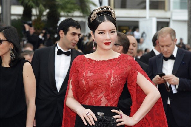 ly-nha-ky-tu-khach-moi-vong-ngoai-tham-do-den-nha-dong-san-xuat-co-phim-tranh-giai-tai-lhp-cannes