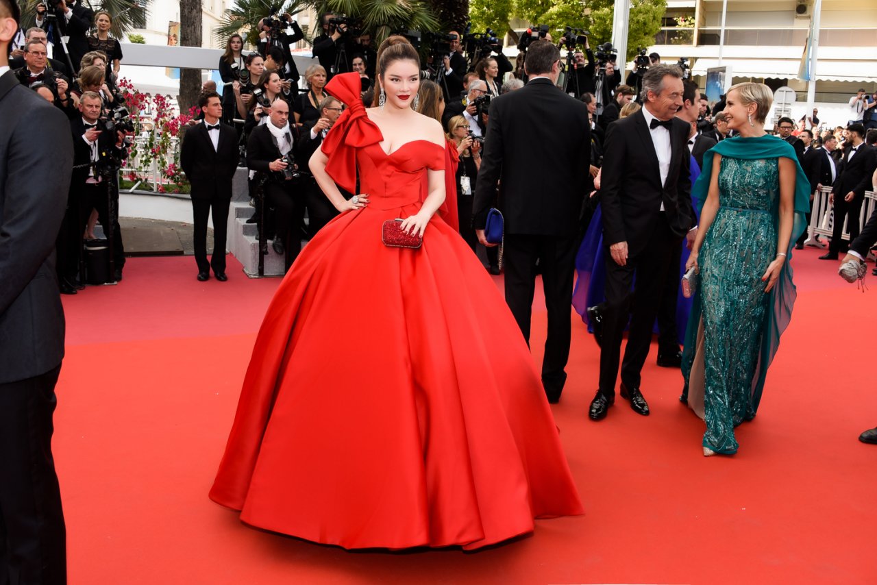 sau-lum-xum-ly-nha-ky-hoa-cong-chua-cinderella-ngay-khai-mac-lhp-cannes