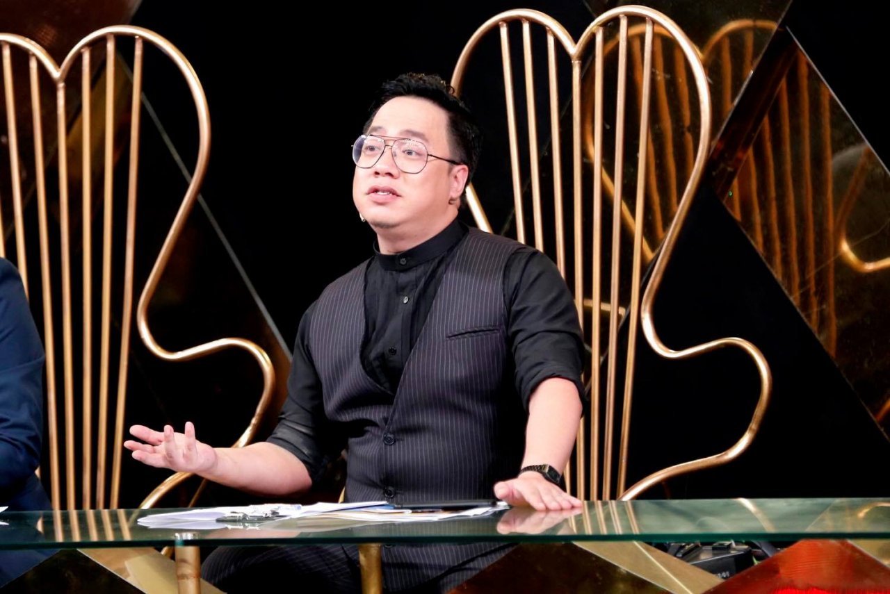tung-leo-binh-minh-duoc-don-doan-tro-thanh-host-the-face-vietnam-2018