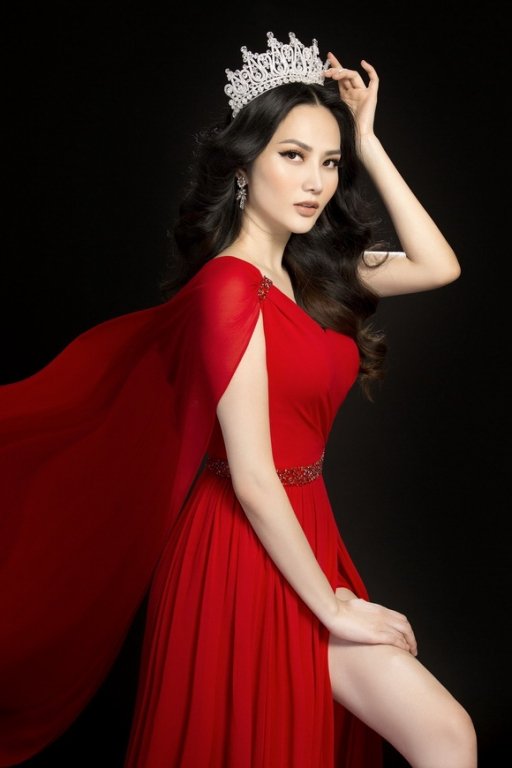 dieu-linh-khoe-anh-doi-vuong-mien-sau-loi-chuc-cua-dan-my-nhan-viet-truoc-chung-ket-nu-hoang-du-lich-quoc-te-2018