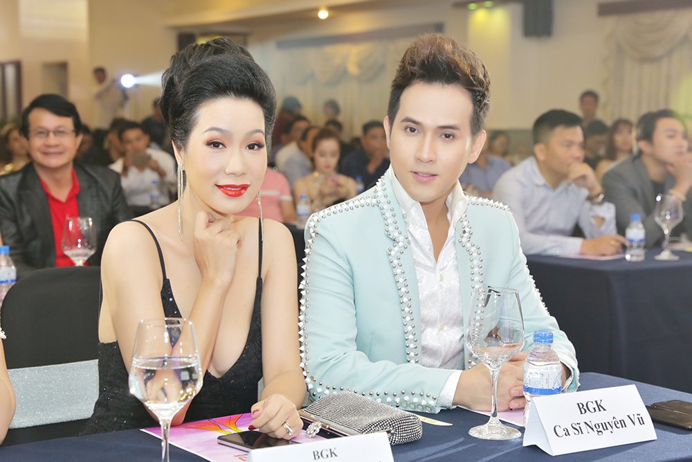 hoa-hau-the-gioi-doanh-nhan-2018-noi-khong-voi-mua-ban-giai-thuong-10000-usd-cho-nguoi-chien-thang