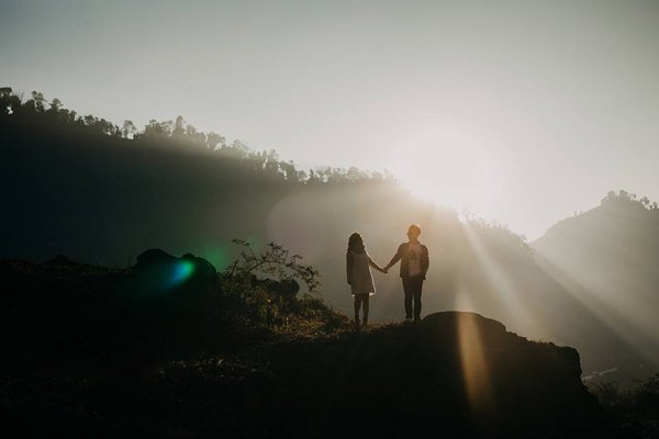 Gặp nhau giữa giàn khoan, chàng trai Malaysia về nhà soạn văn bản dài ngàn chữ xin được yêu cô gái Việt