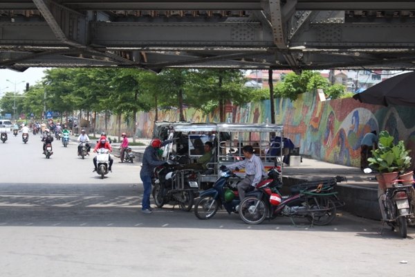 nguoi-ha-noi-vat-va-ngoai-duong-trong-cai-nang-gay-gat-nhat-tu-dau-he