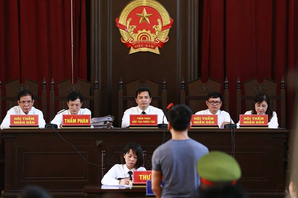 truc-tiep-xet-xu-vu-bac-si-hoang-cong-luong-ngay-165-bi-cao-tran-van-son-thua-nhan-lap-bien-ban-gian-doi