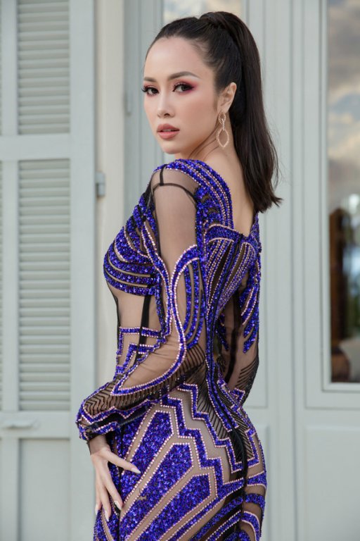 vu-ngoc-anh-lien-tuc-gay-tranh-cai-khi-dien-nhung-bo-canh-ho-bao-tren-tham-do-cannes-2018