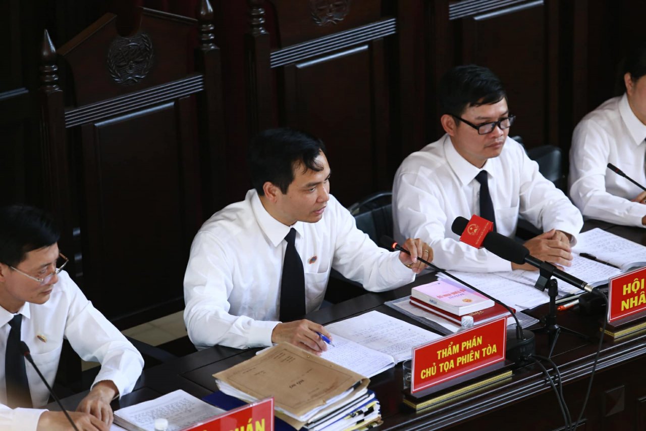 la-lung-phien-toa-hoang-cong-luong-co-hang-loat-nhan-chung-bong-mat-tich-dan-sau-nhung-ngay-xu-an