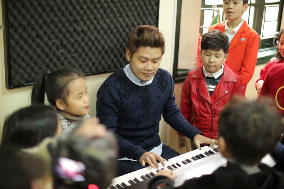 nhac-si-nguyen-van-chung-nhieu-gameshow-ep-cac-be-hat-nhac-nguoi-lon-nhac-trinh-nhac-bolero