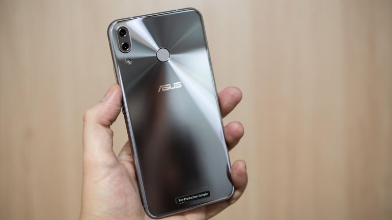 zenfone-5-co-gi-de-canh-tranh-voi-cac-ong-lon-tren-thi-truong-smartphone