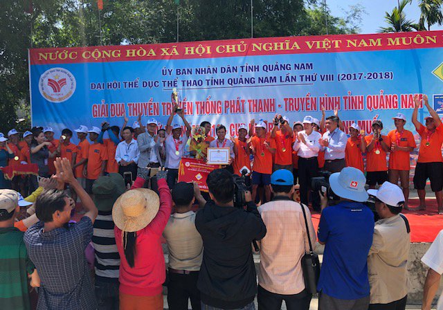 tan-hiep-phat-dong-hanh-cung-giai-dua-thuyen-truyen-thong-quang-nam