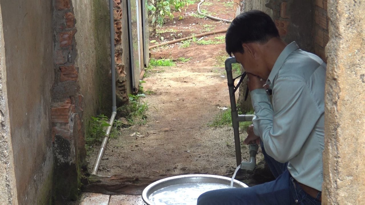 mot-gia-dinh-nghi-bi-dau-doc-bang-thuoc-sau