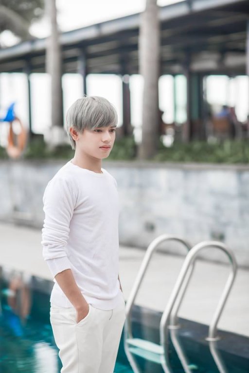 hot-boy-keo-keo-bui-vinh-phuc-thi-thoang-toi-van-hat-o-quan-nhau-de-tri-an-khan-gia