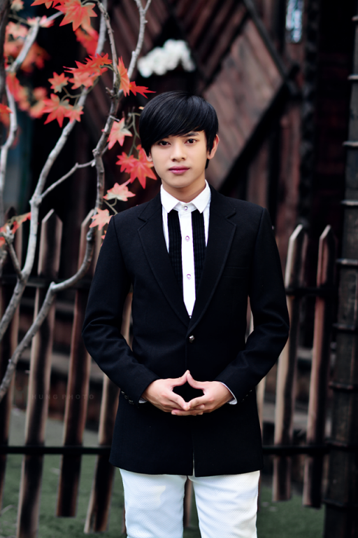 hot-boy-keo-keo-bui-vinh-phuc-thi-thoang-toi-van-hat-o-quan-nhau-de-tri-an-khan-gia