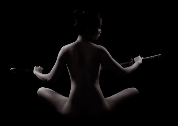 nguoi-mau-xuan-thuy-chap-nhan-lam-mau-nude-de-kiem-tien-thi-phai-chap-nhan-tai-nan-nghe-nghiep