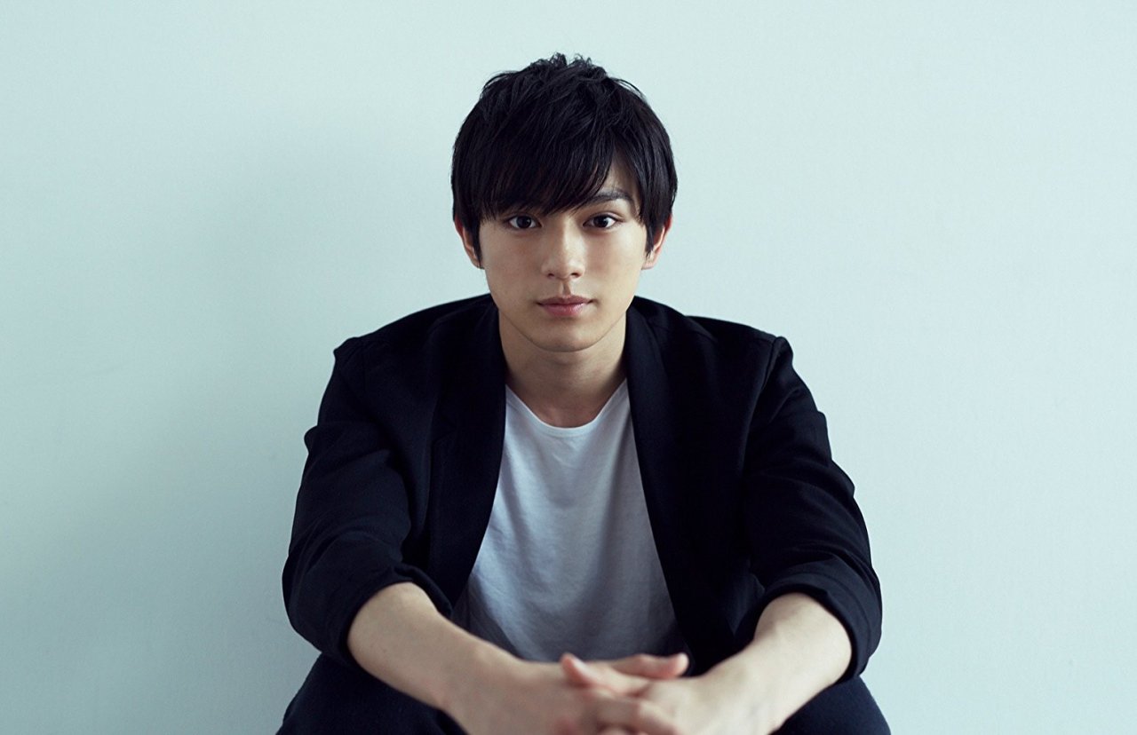 arata-mackenyu-la-ai-va-vu-be-boi-tinh-duc-cua-tai-tu-nhat-arata-mackenyu-la-gi