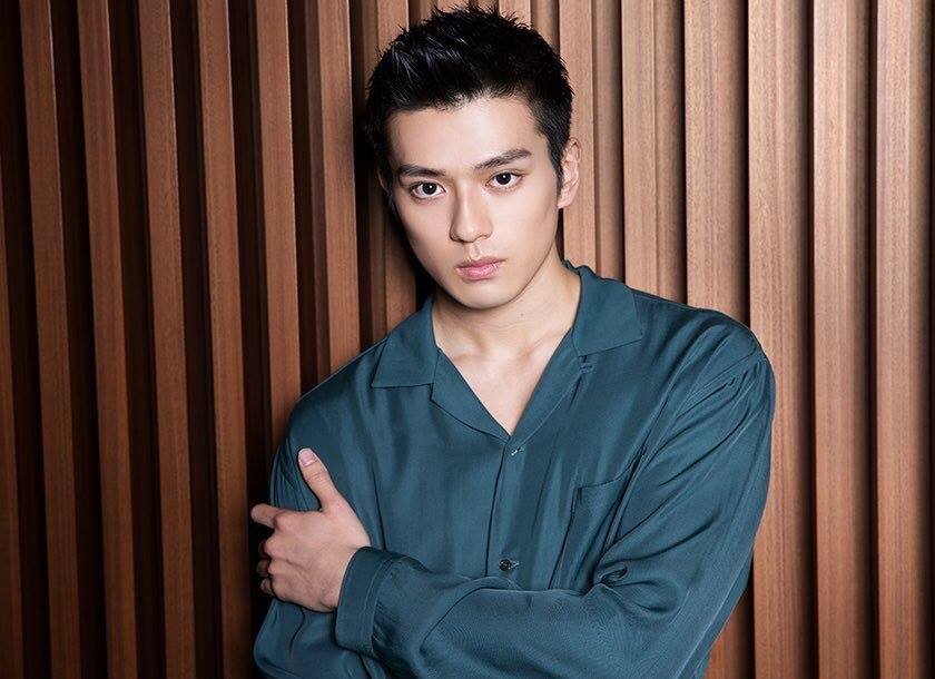 arata-mackenyu-la-ai-va-vu-be-boi-tinh-duc-cua-tai-tu-nhat-arata-mackenyu-la-gi