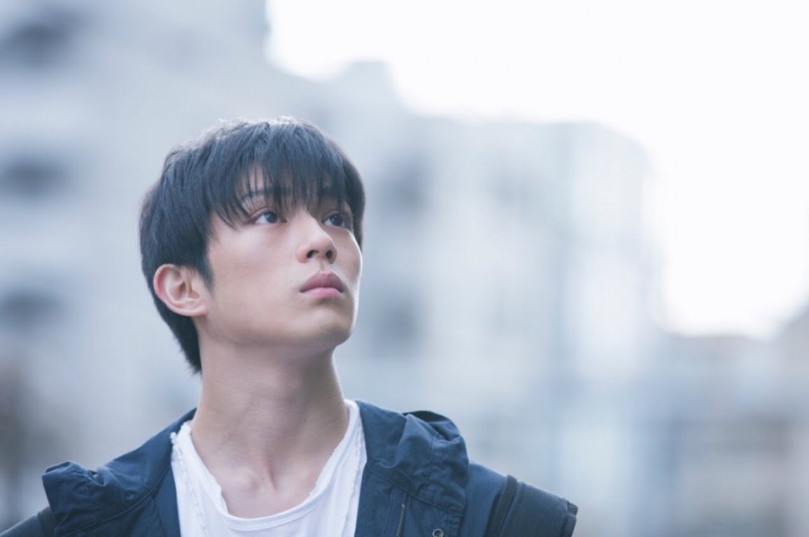 arata-mackenyu-la-ai-va-vu-be-boi-tinh-duc-cua-tai-tu-nhat-arata-mackenyu-la-gi