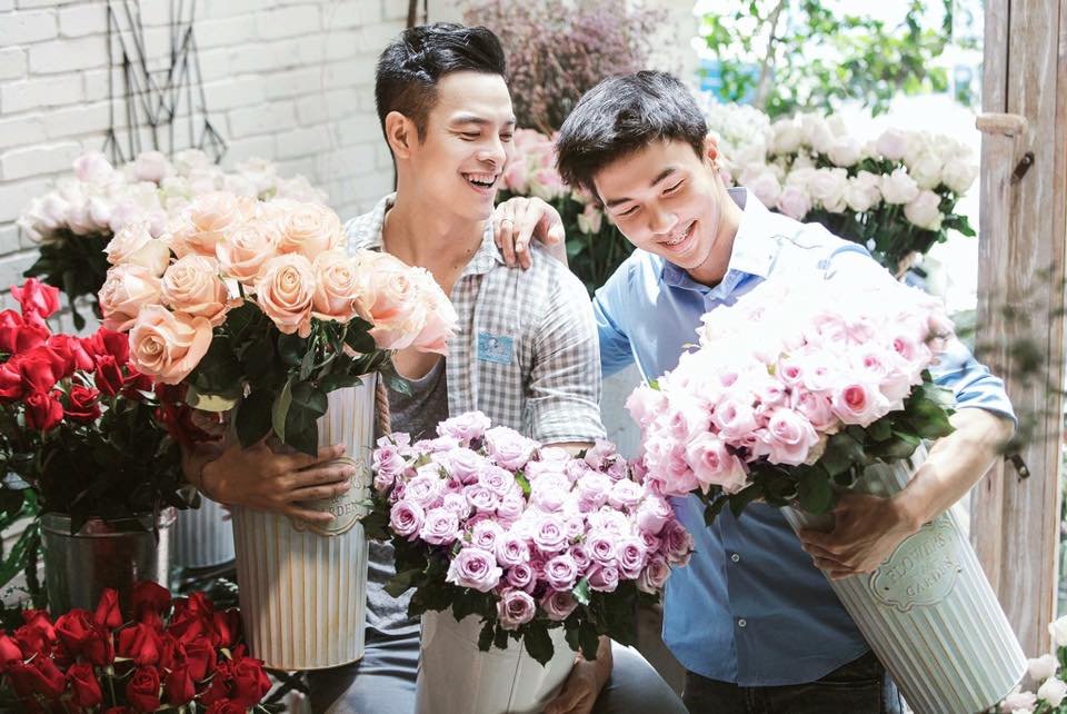 cap-doi-my-nam-viet-khoe-anh-giuong-chieu-va-loat-khoanh-khac-ngot-ngao-khien-dan-tinh-ban-loan