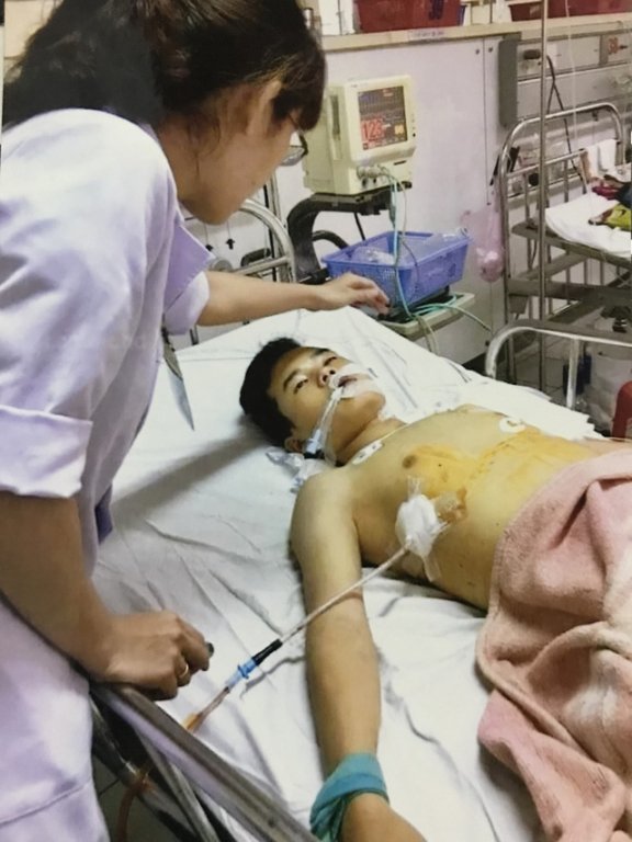 Chồng ngược đãi, vợ một mình gồng gánh chữa bệnh cho 3 con bệnh tật, tai nạn