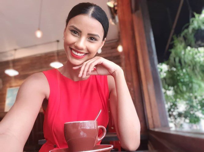 nhan-sac-tan-hoa-hau-nam-phi-duoc-du-doan-la-doi-thu-manh-cua-hhen-nie-tai-miss-universe-2018